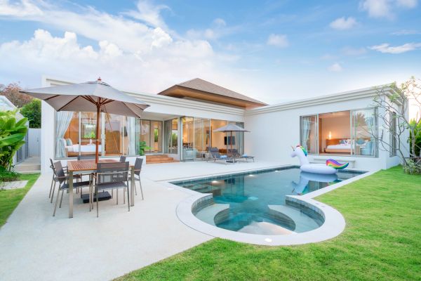 Cost of Concrete Pool Patio Installation in Bothell